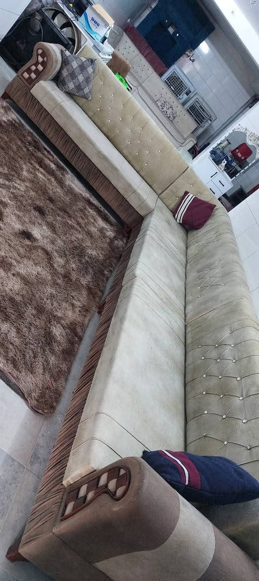 ديوان ١٠ نفرات كلش نضيف للبيع وبسعر ١٥٠ الف الاستفسار الاتصال ع*********** شارع سالم خلف شركة كورك قرب دائره الكهرباء
