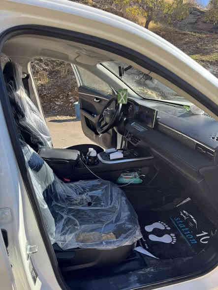 السلام عليكم. هافال جوليان للبيع موديل ٢٠٢٤ استلام على وضع الوكالة بعدها بالضمان ماشيه 29الف مكفوله 
رقم بغداد  دولي 
مواصفات هافال المعروفه نص فول 
كير ماوس سبع نمر 
شفتات كير بالستيرن 
تحكمات ستيرن. 
دخول ذكي بصمه 
حساسات وكامره خلفيه  
هندبريك دكمه 
اوتو بريك 
مكاني بغداد 
السعر 21ونص مليون  
رقم الموبايل***********.  
السياره جديده خير من الله بالعافيه على الياخذها والهافال معروفه بالشارع
