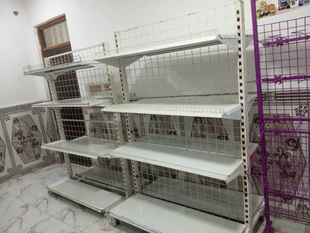 رفوف سفينة قطعتين الوحدة ٧٥ وبيهة مجال وسلة بنفسجية ٣٠ وبوفية ٧٥ نظيفة وقوية الاسعار بيهن مجال التضحية شارع العلوة واتساب خاص مفتوح ***********
