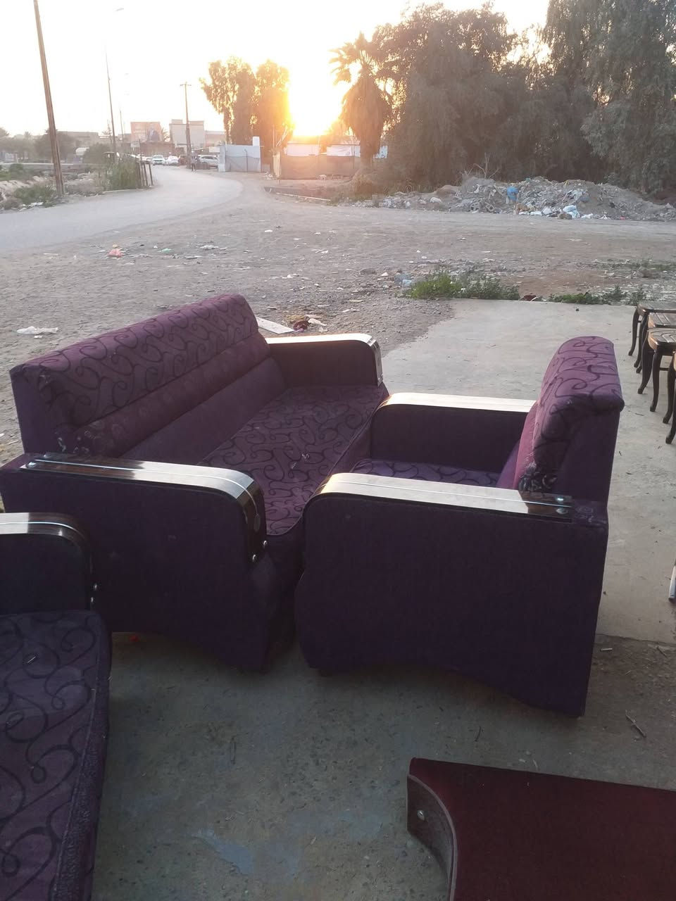 سلام عليكم  تخم  ٧ مقعد٢قنفه +واحد كرسي  هاتف ***********

