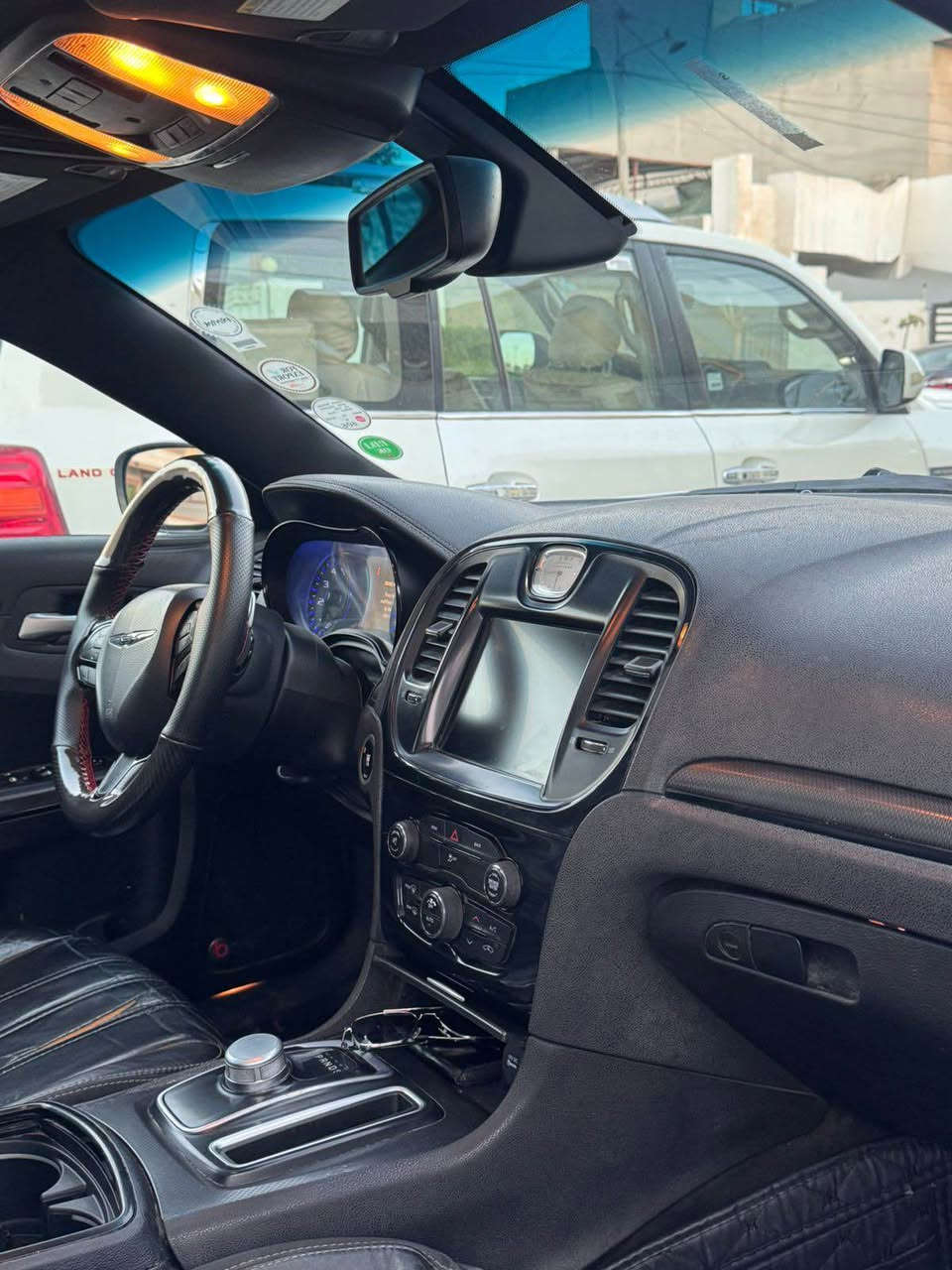 سلام عليكم 
اوباما 2016 فئه S كلين فول مواصفات 
ماشي 145الف ميل بدون نواقص
مكفوله من صبغ بيها ثلاث اماكن تعديل و كارت 
شرط الفحص مكفوله من كير و محرك و صدر حداديه 
سياره عليه غرامه 19ورقه تنزل من السعر 
وسياره باسمي تريد تحويل او وكاله حاضر 
للاستفسار اكثر 
خابر و تدلل
***********
*********** كركوك, العراق
