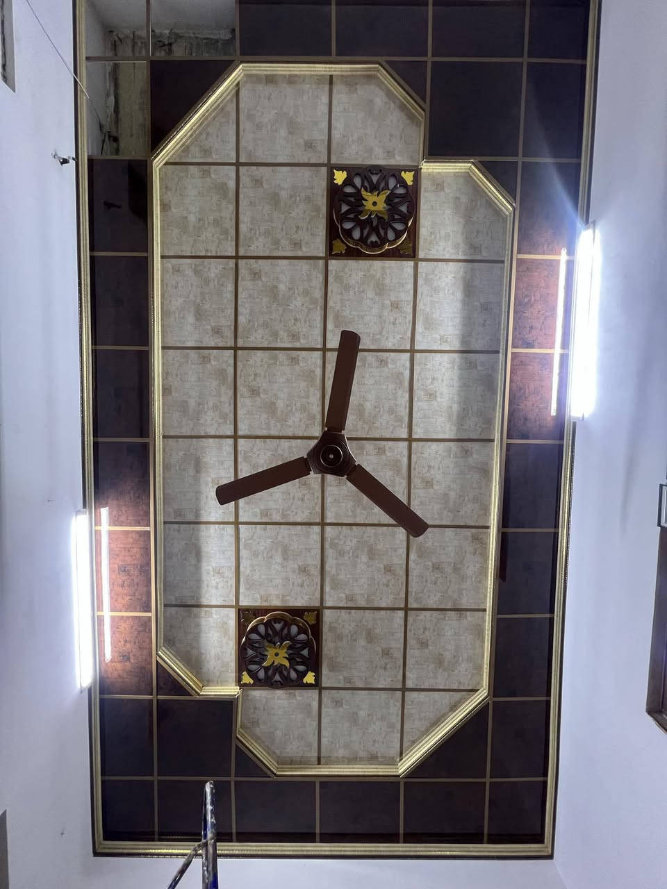 السلام عليكم
شغلي جبسن بورد سقوف ثانويه 
ديكورات بلازمه
سحبات ملكية 
بديل رخام بديل الخشب 
نعمل كافه نواع الديكورات 
اي ستفسار يرجه مراسله صفحه خاص او الاتصال على رقم تالي 
***********
