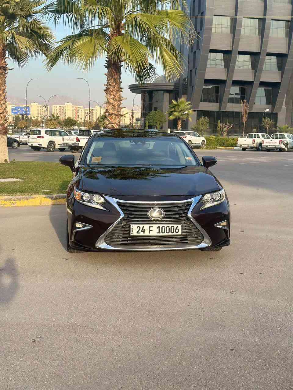 � للبيع Lexus ES 350
📅 الموديل: 2017
🔹 المحرك: 3.5 V6
🔹 ناقل الحركة: أوتوماتيك
⛽ الوقود: بنزين
📏 المسافة المقطوعة: 175,000 miles

✨ مواصفات ومميزات:
✅ مكيف قوي وبارد
✅ نظام تشغيل سلس وناعم
✅ داخلية نظيفة ومريحة
✅ سيارة عائلية فاخرة واقتصادية بالنسبة لفئتها
✅ مناسبة للسفر والاستخدام اليومي
✅ اعتمادية عالية من لكزس

📄 الأوراق كاملة وجاهزة للنقل

💰 السعر: 16,800$ (قابل للتفاوض البسيط)
📍 الموقع: دهوك

📞 للتواصل: ***********
📩 مراسلة خاصة أو اتصال مباشر دهوك, العراق
