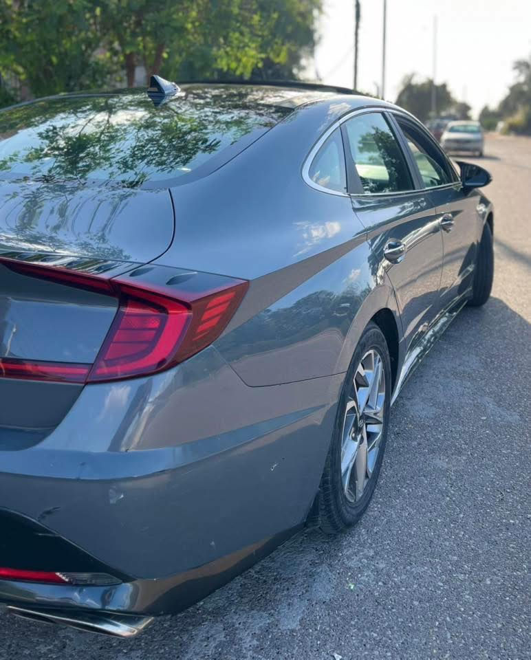 سلام عليكم
سوناتا مواصفات SEL
بنوراما
تشغيل عن بعد
بصمة تشغيل
شاشة كبيرة
عدادات ديجيتال
تدفئة كشنات
كرسي كهرباء
نقط عمياء
قياده ذاتيه
كأمره خلفيه
شاحن لاسلكي
رادرات تحديد المسار 
مكينه 2500 

السعر 150 وبيها مجال
***********
