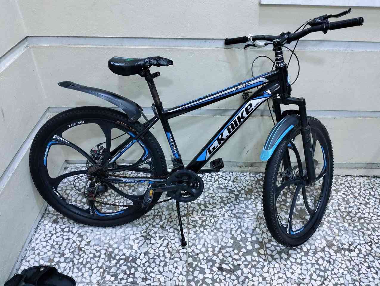 السلام عليكم بايسكل C700 ياباني السعر 85 وبي مجال بغداد المشتل رقم الهاتف ***********
