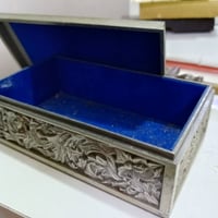 صندوق مجوهرات • طلاء فضة • صناعة ماليزية