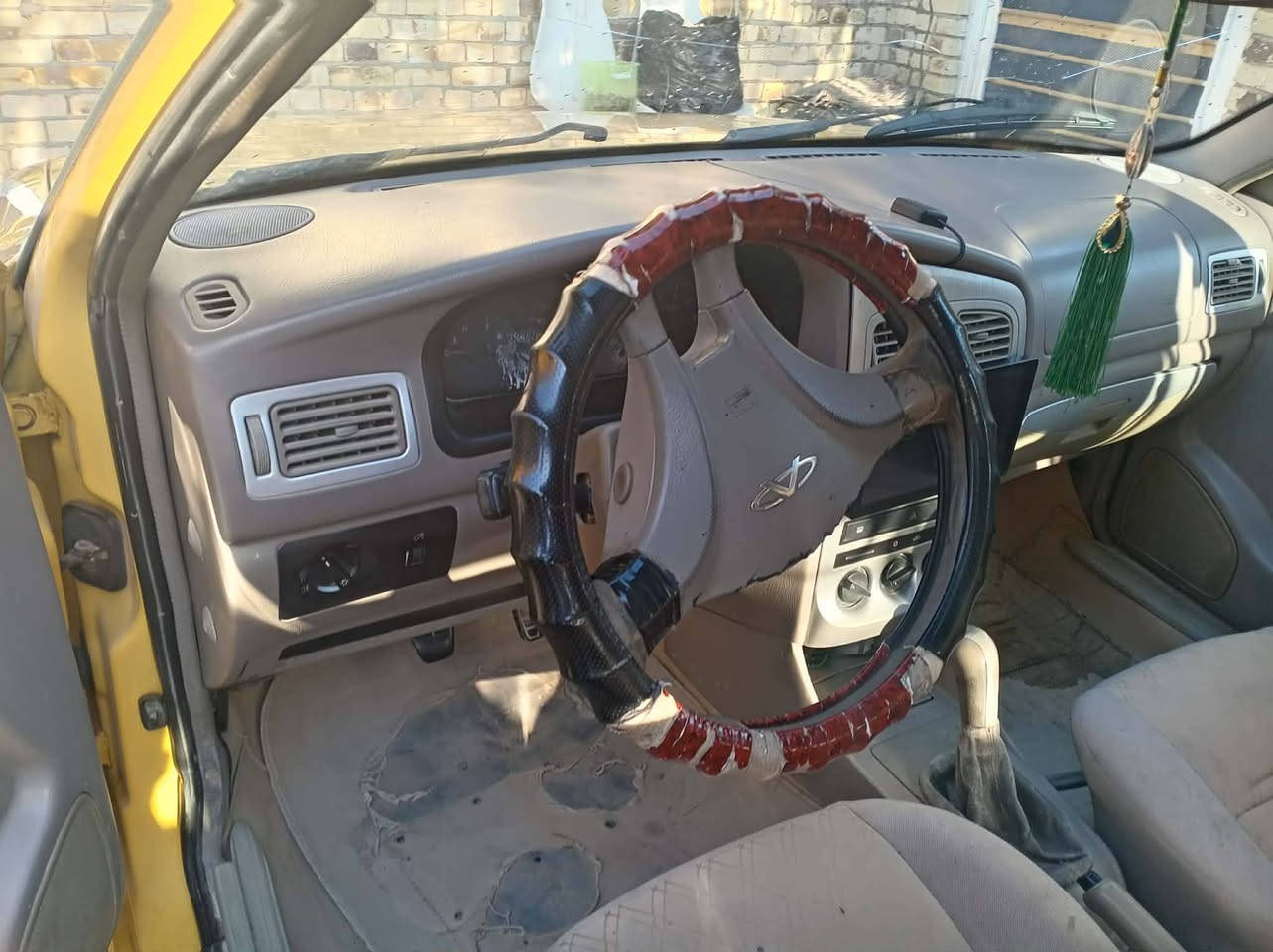 السلام عليكم شيري كوين مديل 11رقم بغداد رقم الجديد انكليزي مصفره هيئه وغرامات السياره ؏ بلاد تبريد شغال للبيع او مراوس العنوان كوت مركز المدينه رقم الهاتف ***********
