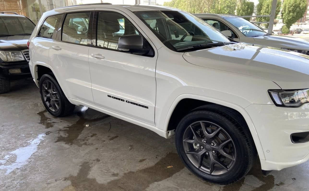 جيب خليجي ثمانينية مكفولة كفالة عامة السيارة ماشية 37000 ميل فقط
موديل 2021
V6 3.6L محرك
* المواصفات :
80th Anniversary نسخة ال *
* رادار امامي مع مانع تصادم .
* اصطفاف ألي ( اوتوپارك ) .
* تحذير الخروج عن المسار .
* نقطة عمياء .
* دفع رباعي 4x4 .
* فرش المقاعد من الجلد .
* المقاعد الأمامية تبريد .
* صفي المقاعد الأمامية كهربائية .
* ذاكرة لحفظ وضعيات الجلوس .
* المقاعد الأمامية مع تدفئة .
* المقاعد الخلفية مع تدفئة .
* ويل قياس 20 انج .
* مقود السائق كهربائي .
* تدفئة ستيرن .
* سقف بانوراما .
* شاشه كبيرة 8.4 انج .
* نظام الخرائط (GPS) .
* نظام خاص للطرق الوعرة .
* المصابيح الأمامية زنون .
* المصابيح الأمامية مع LED لايت .
* كشافات الضباب زنون .
* تشغيل عن بعد .
* صندوق كهربائي .
* حساسات أمامية .
* حساسات خلفية .
* كاميرا خلفية .
السعر 34 الف دولار بيها مجال بسيط
موبايل  ***********
