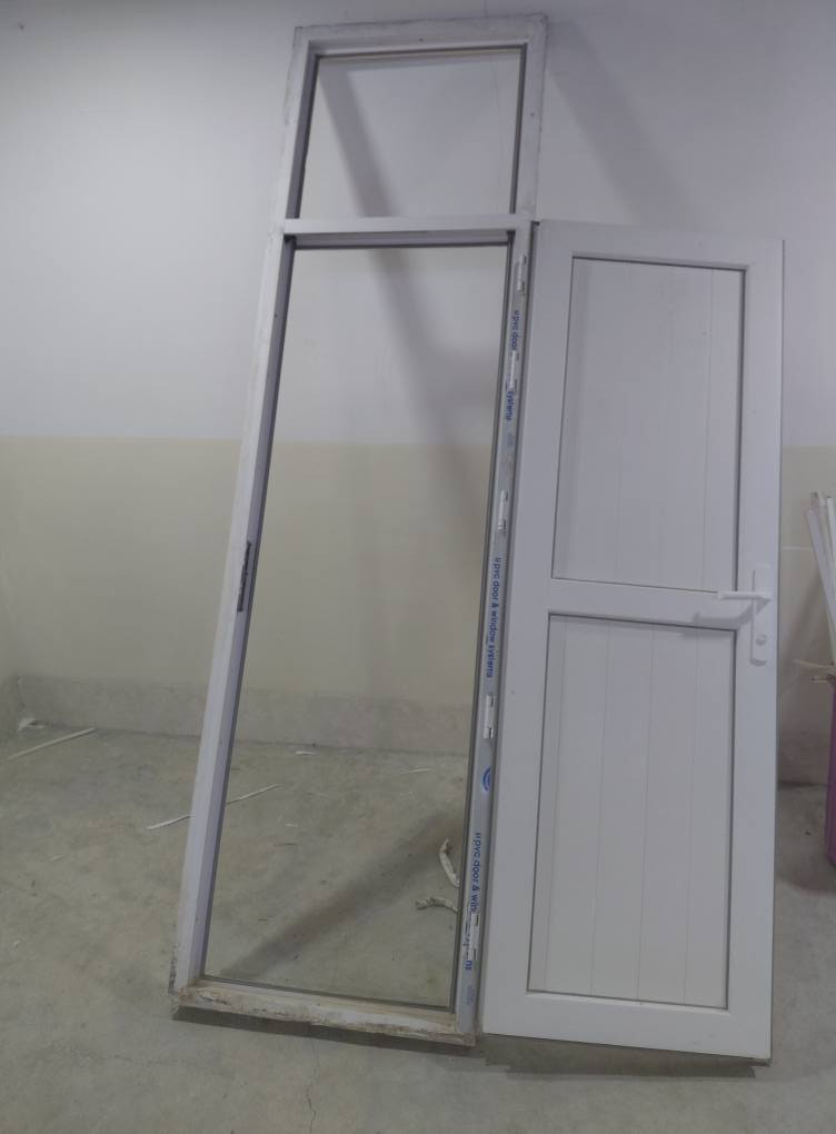 دەرگایەک و دوو پەنجەرە بۆ فرۆشتن کامل شوشەی لەگەڵە قیاسەکان نوسراون شوێن ڕانیە
0750 111 6715 رانية, السليمانية
