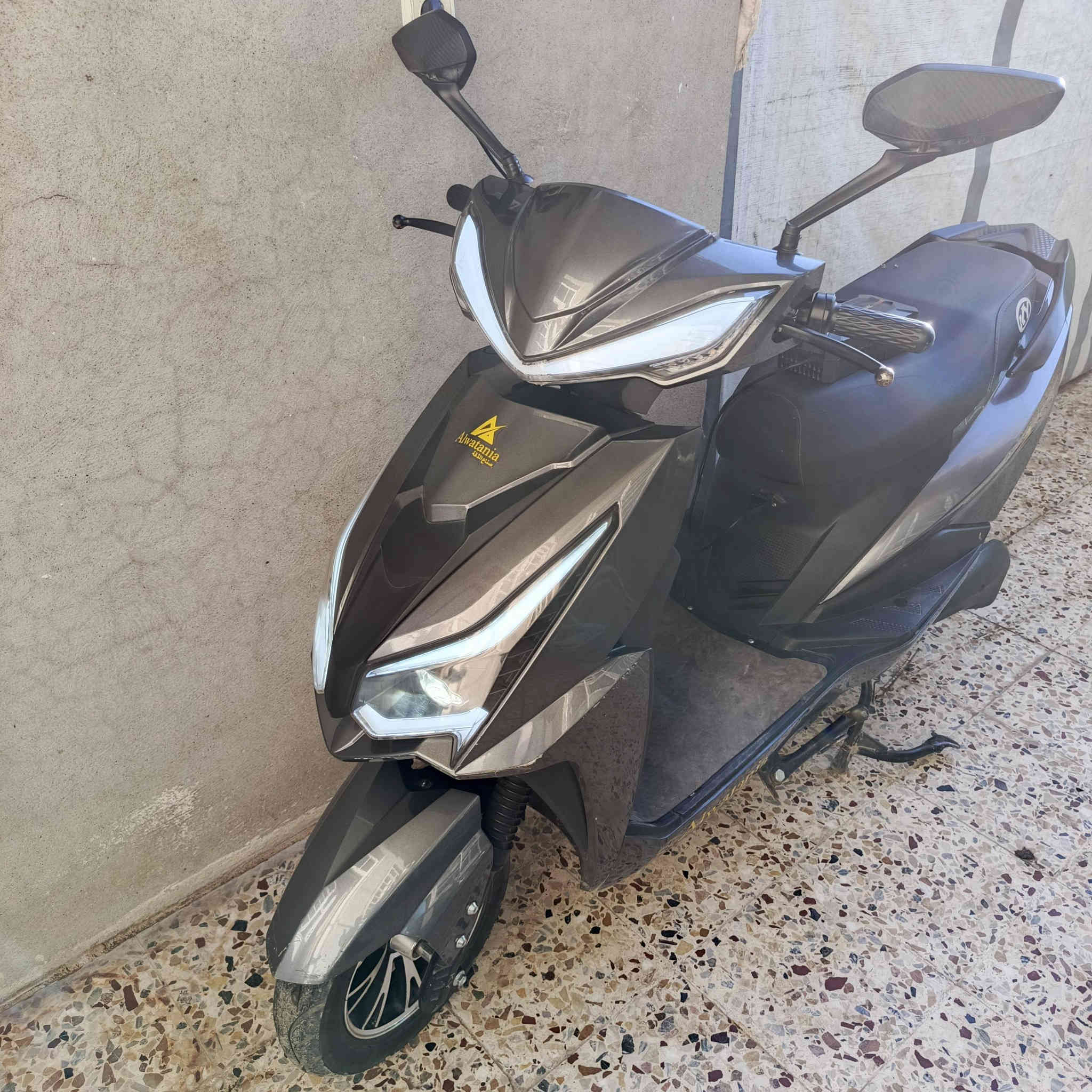 ماطور شحن السرعه 50 نظيف حيل ثلاث نمرات ست باتريات السعر 550 اتراي وين من يعجبك موبايل ***********
