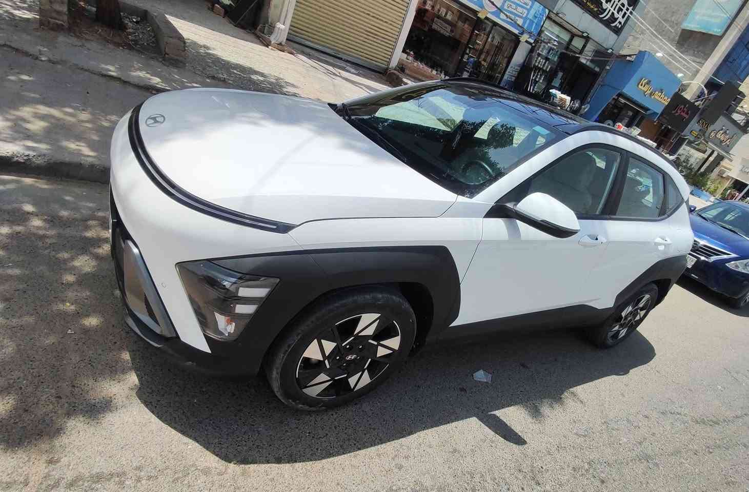 السلام عليكم 
هونداي كونا خليجي 2024 فول مواصفات رقم بغداد سياره مكفوله وجديده محرك 2000 دوش بانوراما كير تعليك درايف مود حساسات أمامية وخلفية اشاير بالمري والمري شفط ويل كبير شاشه كبيره وتبريد بيانو وكشن كهرباء لد امامي خلفي تبريد قطعتين سياره دشبول متغير الالوان كاميرا دواره مانع انزلاق واي بي اس ومانع تزحلق وهواي بيها مواصفات ماشيه 15 الف وبأسمي للاستفسار الاتصال *********** مكاني بغداد العامريه والسعر المطلوب 195$
