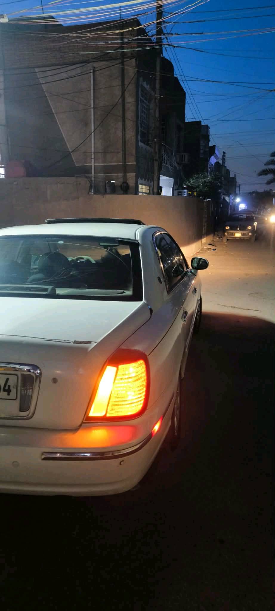 وين الجنايه وين اليحبون المختلف جبتلكم سياره مختلفه vip  سياره هونداي كراندر(xg350)  فول مواصفات
موديل ٢٠٠٤ 
مكينه ٣٥٠٠
رقم اربيل 
تريد تحويل تريد وكاله تدلل
سياره فول مواصفات :
تبريد شغال قطعتين 
كير جديد 
مكينه جديده 
صدر جديد
حساسات 
شاشه 
فتحه سلايت 
كشنات كهربائي 
تدفئه كشنات 
داخل جلد 
ميموري وضعيات قياده جلوس
والاهم السياره بيها (منضومه غاز ) ٦٠ لتر  
مري كهربائي وحساسات 
 السياره كلش راقيه 
السياره بيها قطع صبغ وانضربت عندي جاملغ ايسر ورجعته بارد وماصابغه بعدني 
مكاني بغداد مدينه الصدر *********** 
السياره عارضها 68 وبيها مجال
