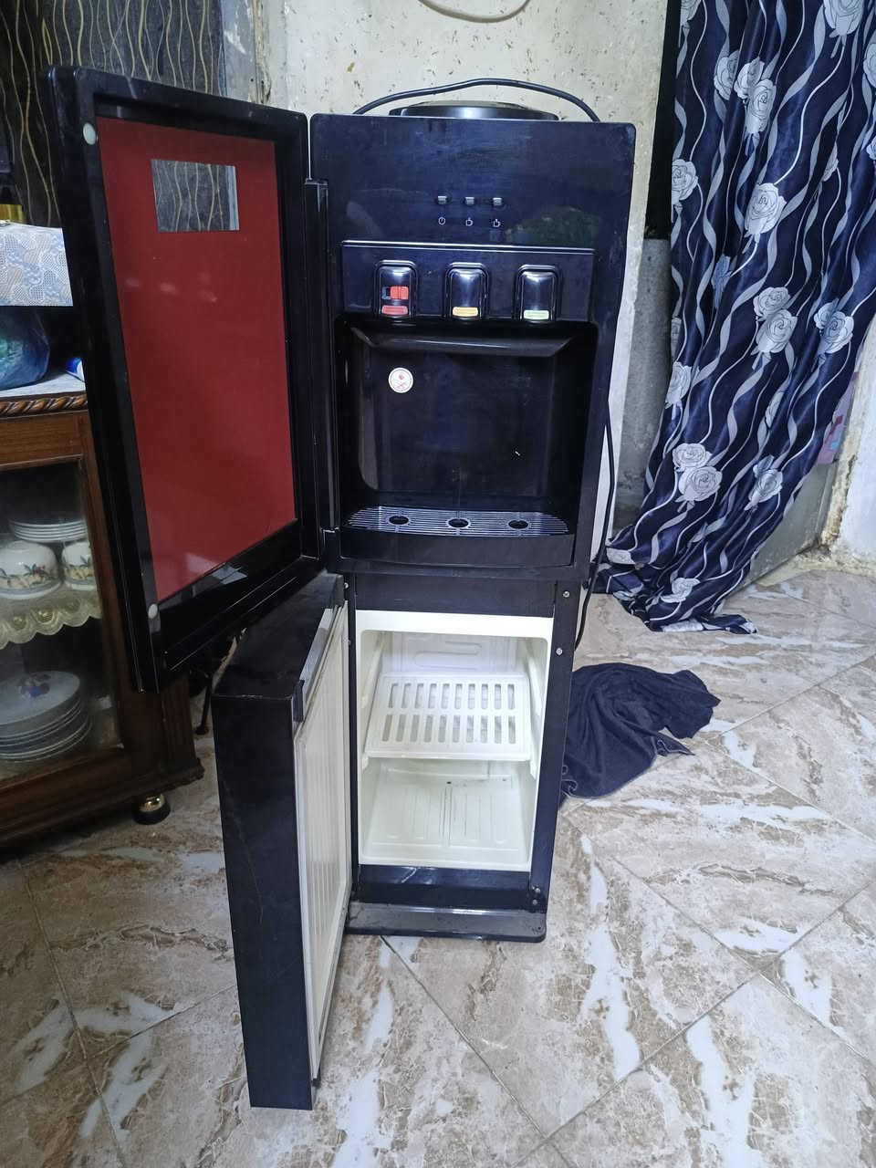 السلام عليكم جهاز جري وبراد للبيع  واتساب فقط ***********
عنواني بغداد الصليخ
