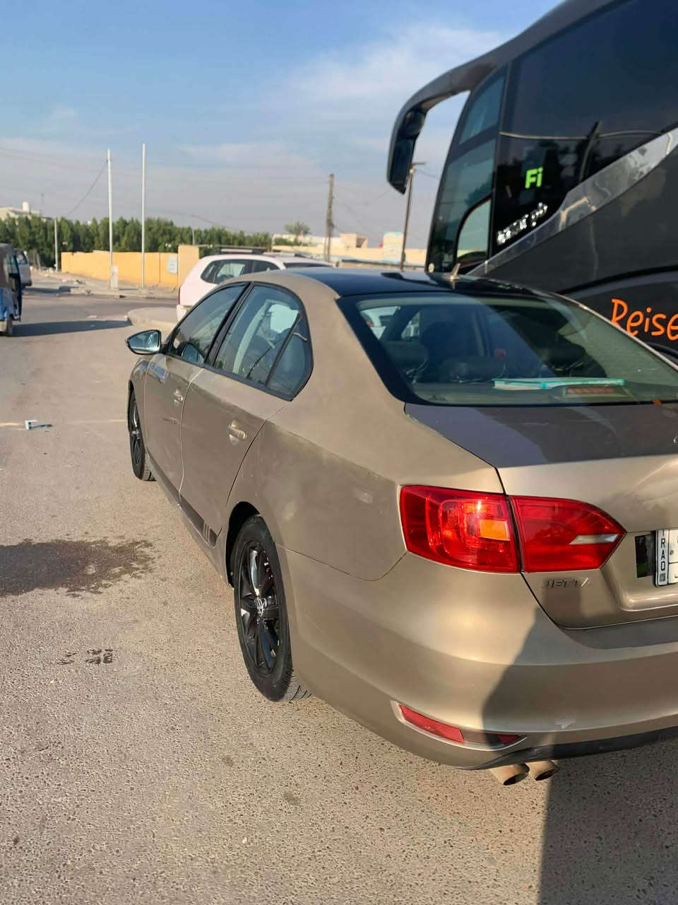 جيتا مديل2011 لون ذهبي
رقم بغداد سنويه لنهايه 2027
ماشيه 160 الف
كشرها تعبان فقط مكفولة من الكص والشاصي واللغد
كير ومكينة جدد تبدلن ع ايدي وكاله
منضومه تبريد جديده تبريد ثلج ثلج برمجة حماوه ماكو انسى
منضومه زنون عالي وناصي
شاشه كامره اشاير مري
مكاني بغداد لتواصل 077.2525.1616 بغداد, العراق


**إذا كنت صاحب هذا الإعلان وتريد حذفه لأي سبب، رجاءا أرسل رسالة إلى الدعم الفني**