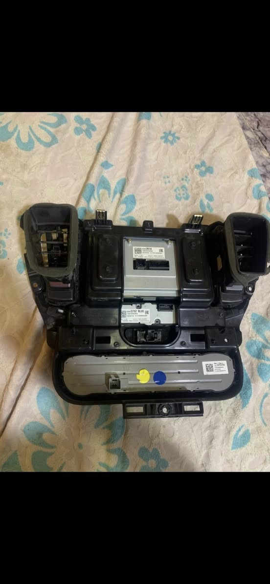 السلام عليكم 💚للبيع شاشه جمسي تيران ٢٠٢٣🖤🩵تفصيخ ❣️اصليه أمريكيه 💗من أمها سعر جدا  مناسب اي ستفسار خاص وتدلل 🤍


**إذا كنت صاحب هذا الإعلان وتريد حذفه لأي سبب، رجاءا أرسل رسالة إلى الدعم الفني**