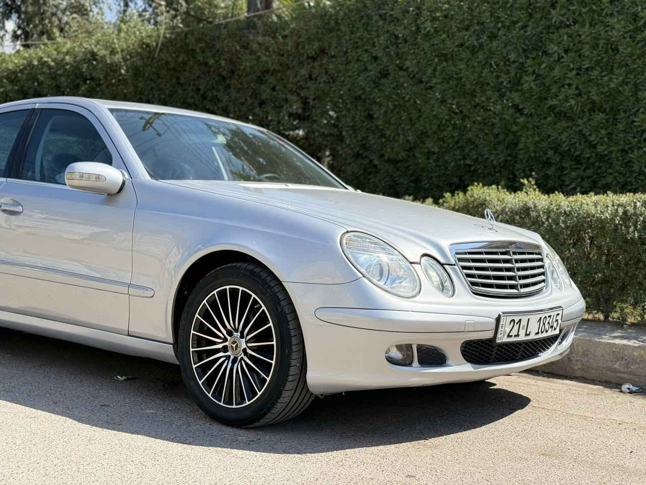 سلام عليكم
للبيع موديل 2003 مكفولة كفاله عامه بارد باب خلفي ايمن فقط
 السعر 125 بية مجال بعد المعاينه
بغداد/الشعب/شارع الاسواق مركزيه
هـ/***********
