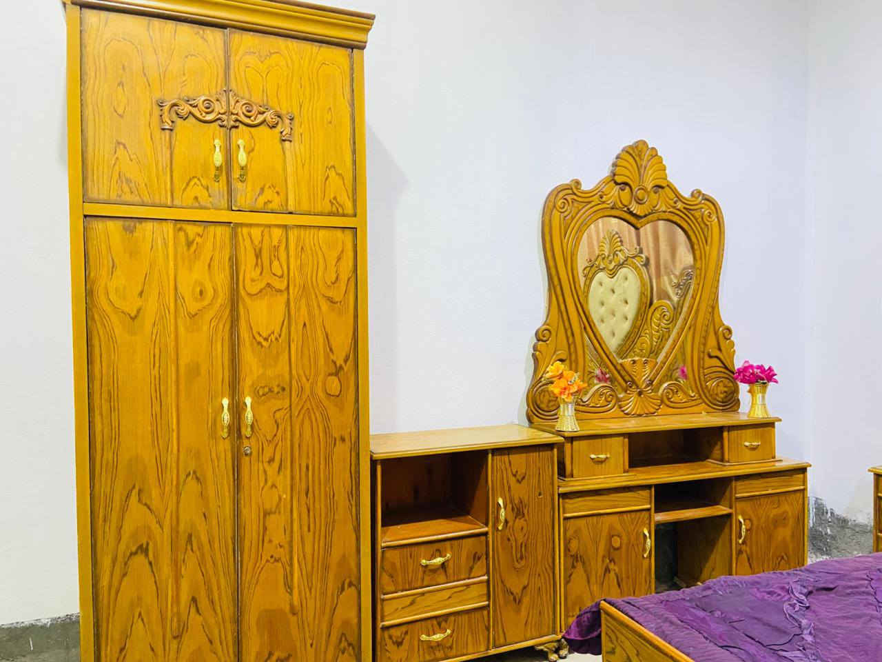 للبيع غرفة نوم توج خشب صاج عراقي نضيفه فول استخدام قليل عنوان الرمانه البعبيد سعرها 800 وبي مجال 
***********/وتساب
