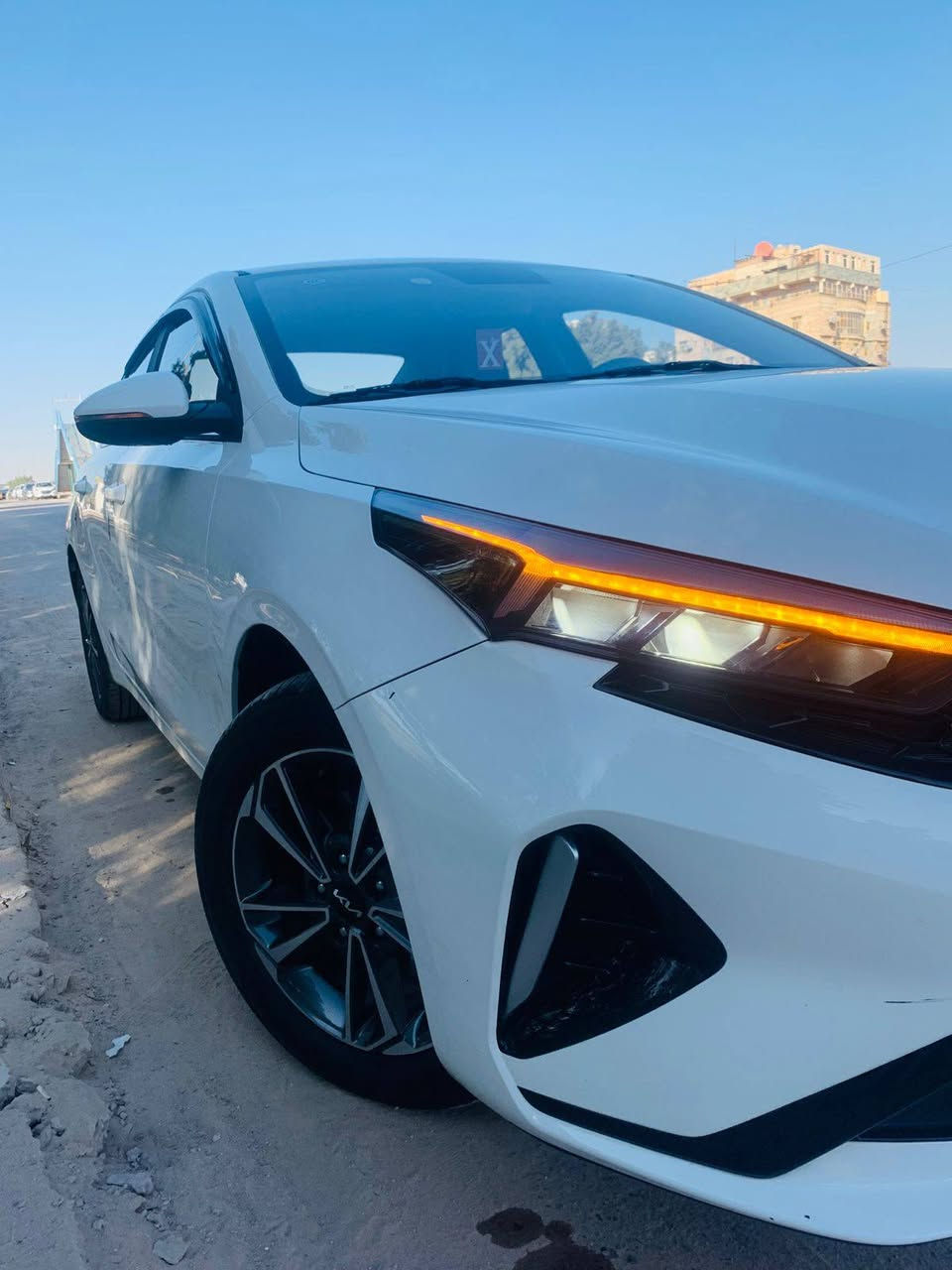 سياره كيه 3 مديل 2024 ماشيه 16الف السعر 140 قفل ول الوكاله على مشتري ولسياره كفاله عامه ***********
