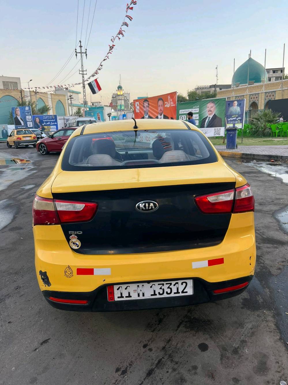 سيارة كيا ريو موديل مميز، لون صفراء. السيارة بحالة جيدة وهناك بعض العلامات الطفيفة على الهيكل كما يظهر في الصور. الداخلية نظيفة ومجهزة بجميع المرفقات الأساسية. مثالية للاستخدام في المدينة.