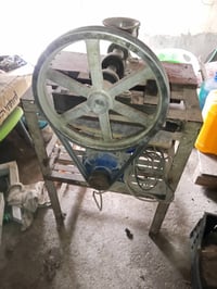 مثرامه مالت لحم نضيفه على الفحص ماطور جديد السعر 200وبيه مجال 07902964...