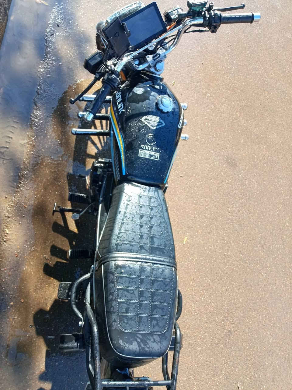 السلام عليكم دراجة للبيع سولنك  2025 5كير دراجه بلاديه أوراق كاملة مكينه بلاديه كاملة اي نقص مابيها بس ستان تعليك نقص سلف هندر شغال سعر 850 رقمي *********** وبي واتساب مكاني بغداد الشعلة
