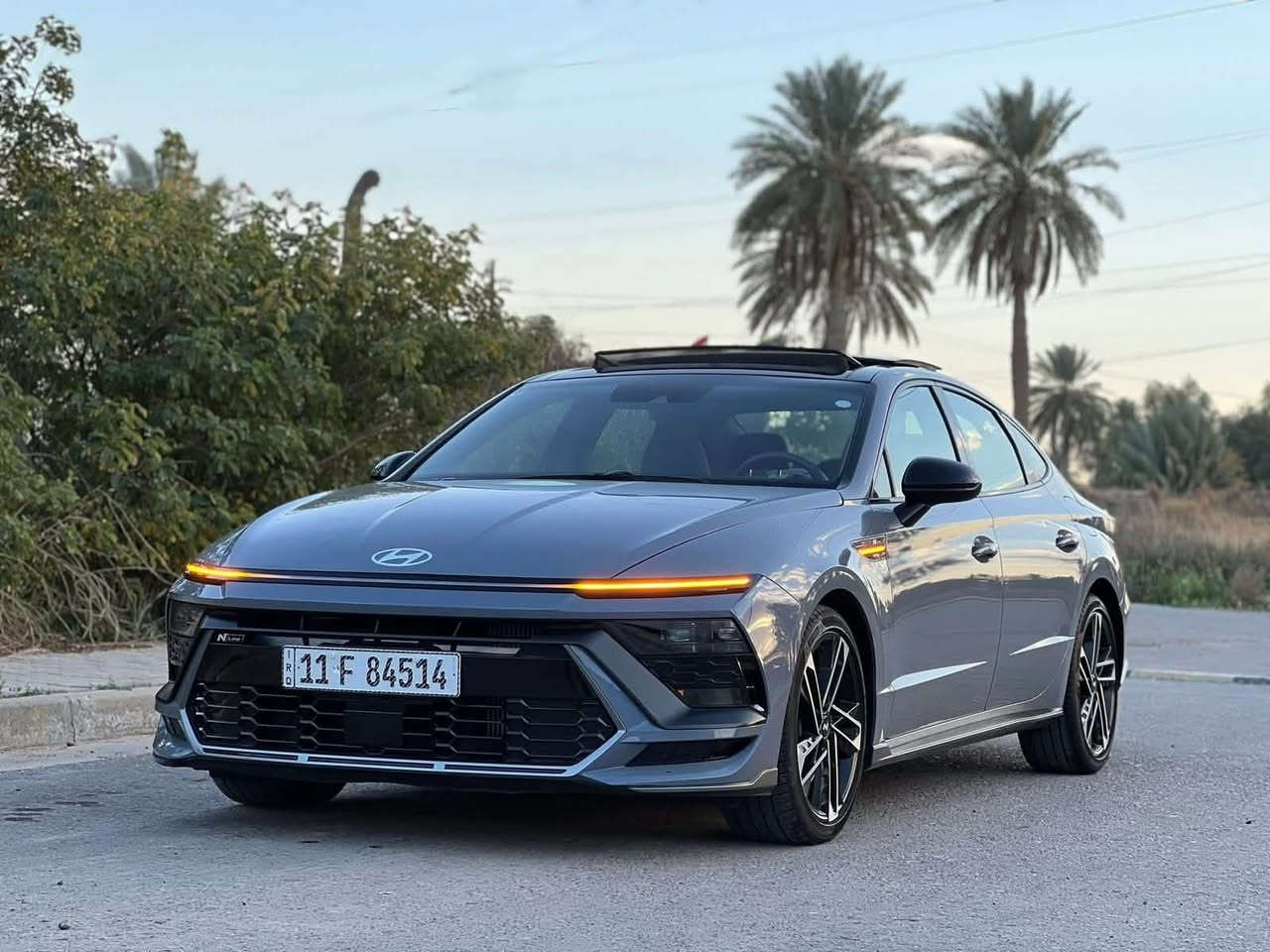 سوناتا 2024 Nline 
المحرك 2500 تيربو 
• بصمه 
• ⁠تشغيل عن بعد
• ⁠بانوراما 
• ⁠كشنات حضن مختوم بعلامه N
• ⁠تدفئة بـالكشنات
• ⁠تحكم كهربائي كشن السائق  
• ⁠أناره داخليه 64 لون بلادي 
• 4 انظمة قياده ⁠(Comfort/Sport+ /SportECO)
• ⁠لون الدشبول مع تغيير المود 
• ⁠سايد برك كهربائي + تراكشن كونترول 
• ⁠منظومة صوت من شركه BOOS 
• ⁠دمام خلفي بلاد تكدر تتحكم بي 
• ⁠نظام تعليق رياضي 
• ⁠فول تحكم ستيرن شفتات 
• ⁠تحديد مسار ونضام الخروج من المسار 
• ⁠كروز سرعه 
• ⁠رادار امامي  
• ⁠حساسات اماميه وجانبيه
• ⁠منظومة زينون 
• ⁠السياره رياضيه و بيها تسارع كلش قوي
• وارد أمريكي وصور الحادث مرفقة بالمنشور
• ⁠حادثه جاملغ امامي صفحة الراكب مبدل اصلي نفس لون كوري والبنيد حافه مالته بارد اثر النقل صار  و بالعراق  الباب الصدر بي من جوه بارد اثر ضربه دراجه وشوي من فوك  اما الباقي كفاله عامه من لغود شواصي ايرباك 
• ⁠السعر 230 قفل شراي خابر ودلل 
• ⁠***********

