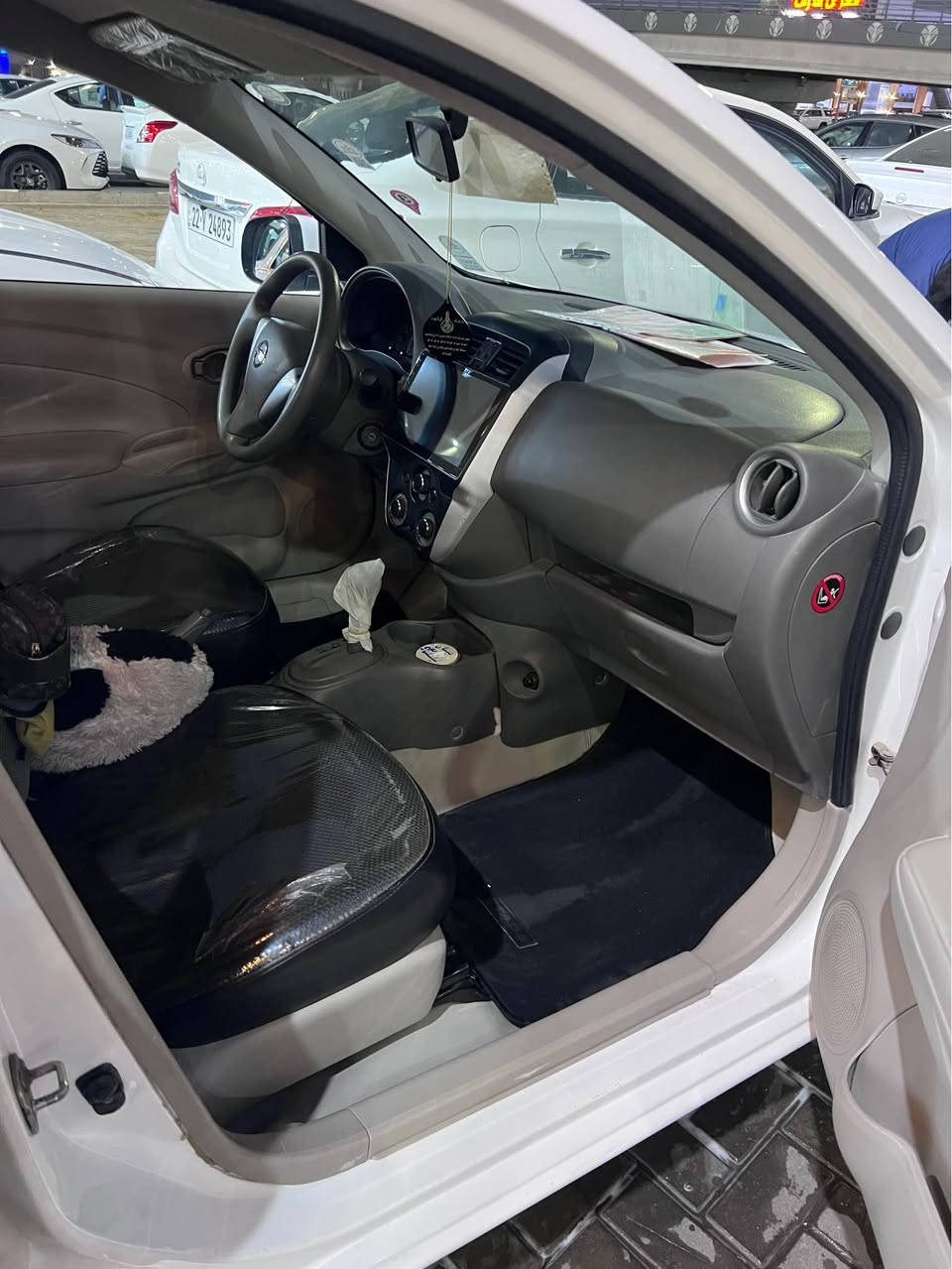 نيسان صني 2023 هنديه ام الشاصي سياره رقم اربيل الجديد بسم شركه تحويل وكاله سياره جديده وحلوه وجاهزه مدوشمه ارضيه وكشنات جلد صندوك مفروش اسود كامل سياره ماشيه 34 الف جديده بيها بارد صغير بلمدكر الخلفي يم الدعاميه فقط باقي السياره جديده وحلوه السعر ب115$ وبيها مجال بسيط للشراي 
العنوان بصره القبله 
للاستفسار *********** البصرة, العراق
