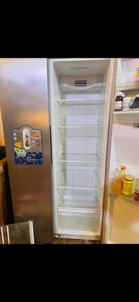 ثلاجة نوبل • بابين • معطل