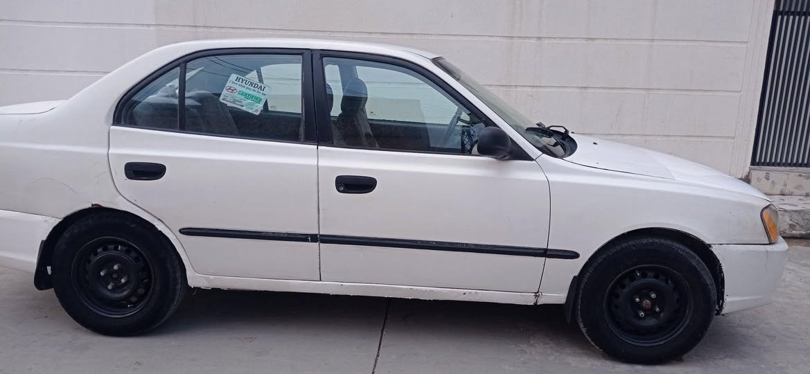 هۆندای ئەکسێنت  مۆدێل 2001
 گێڕ عادی ،گێڕومەکینە و تەحویل بەشەرت
سەنەوی تا 2028 تازەیە
نرخی 40 گەڵاو معامەلە
شوێن/ دوکانی سیاحی
ژمارەی پەیوەندی:
***********
*********** دخان, السليمانية
