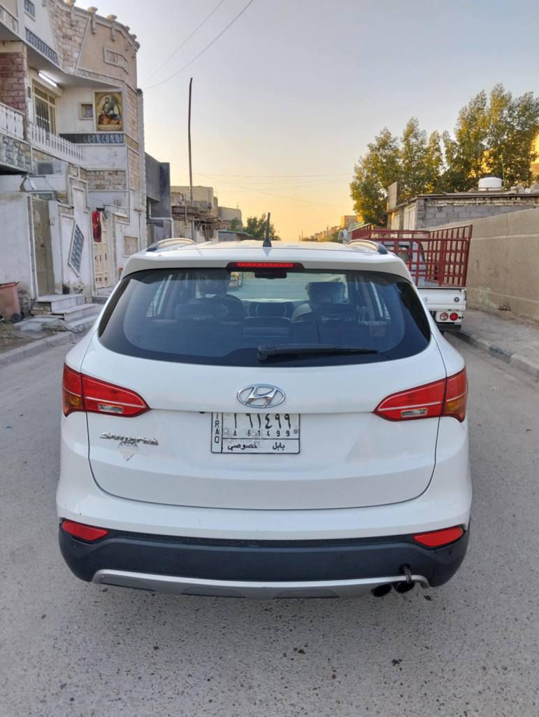 سنتافي للبيع موديل 2015خليجي رقم بابل مكفوله سابقا 
بيه طخه ابيعه ع وضعها محرك اربعه سلندر 
نص فول 7 راكب سعر 137 ورقه 
اتصال *********** بغداد, العراق
