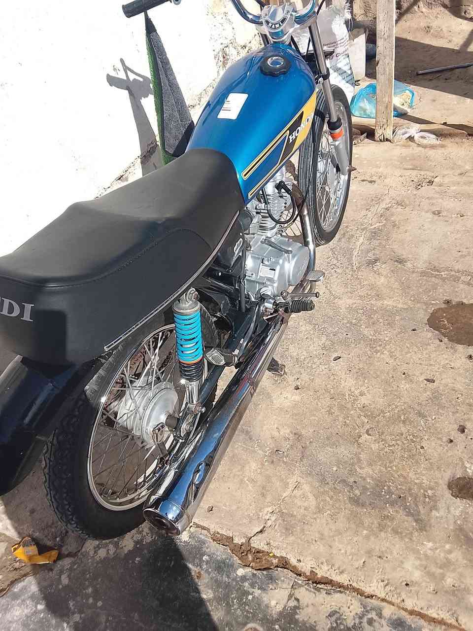 السلام عليكم دراجه نامه شلامشه للبيع محرك ما مفتوح تعميره 25 السعر 600 وبيها مجال مكي غراف*********** واتساب
