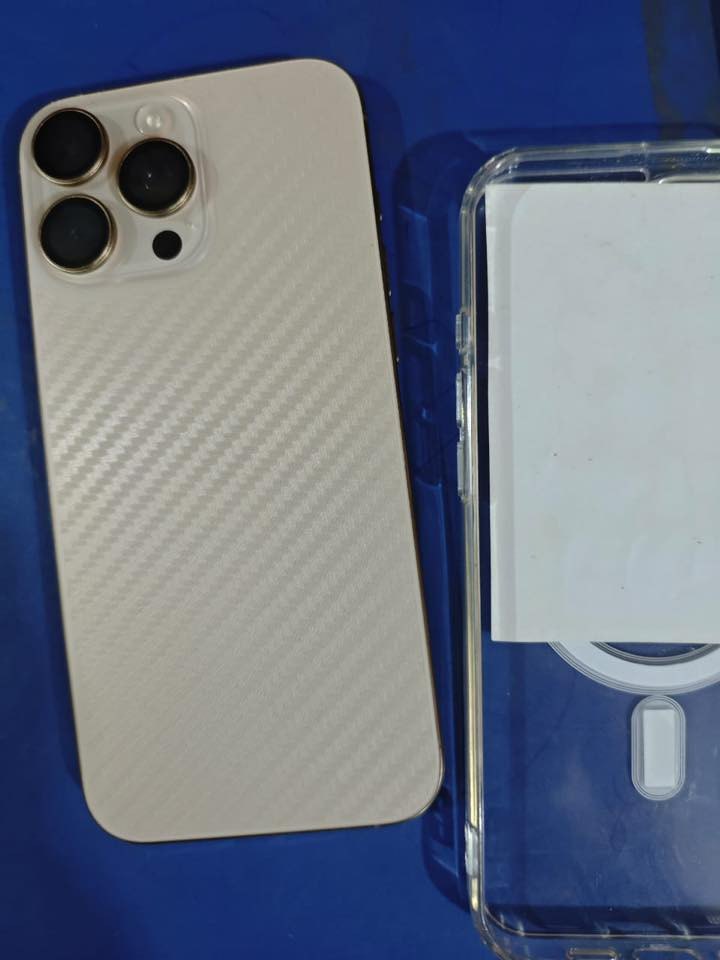 16برو ماكس مكفول من كلشي وشرط وين ماتريد اخذه وفحص سعره 1300وبي مجال مكلف بل نشر مكانه دوانيه قضاء عفك***********
