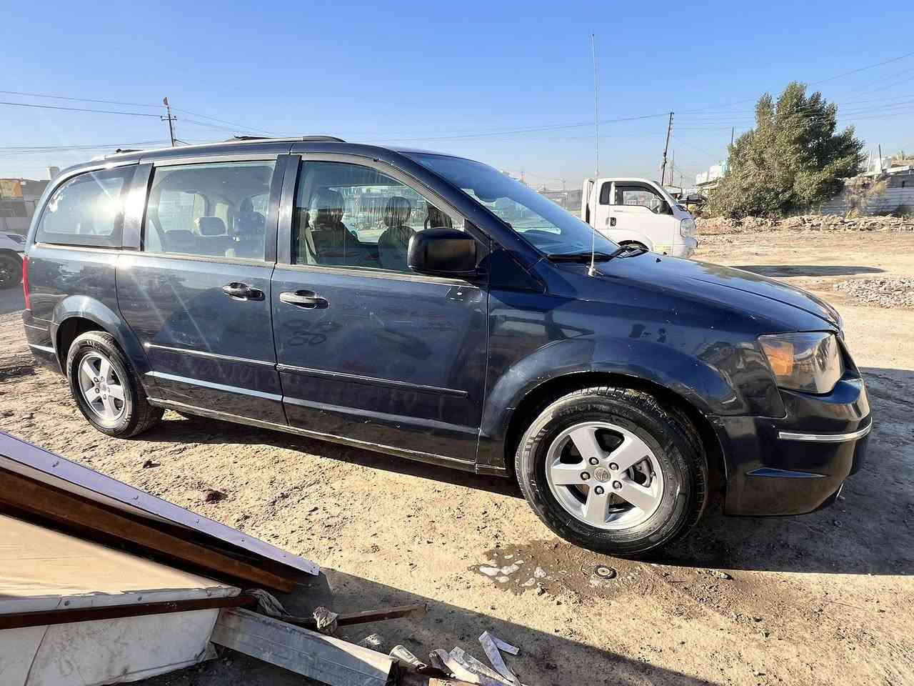 بيع أو مراوس
السعر.          (94 $) وبي مجال بسيط
كلاسلر تاون كانتري   2008 بغداد
مشروع وطني بأسمي
السنوية ل                    (2028)
عداد السرعة.              (162,000) m
حجم المحرك.            (3300) V
تبريد                           3 قطع
تشغيل عن بعد
أربع جام كهرباء
بوب سلايت عادي
كشن الوسط متصل
حادث اميركا بجم تصليح وصبغ الجاملغات الأمامية والبنيد .والباقي مذكور في السونار الملحق مع الصور
والباقي بلادي
المكان.      بغداد / حي الأمين الثانية
للأستفسار اكثر
هـ/***********
