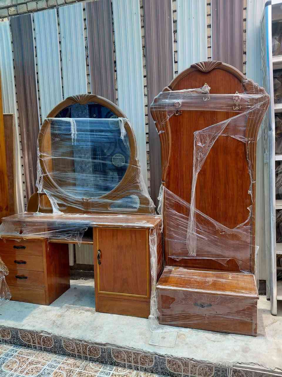 غرفه نوم ام السته طابقين داخل وخارج صاج خمسه ملم نظافه ٩٠ بالميه ضخمه عنوانه كوت حي الجهاد شارع النجارين نجارة ومعرض الحجامي الاتصال او مراسلة الصفحه ***********
