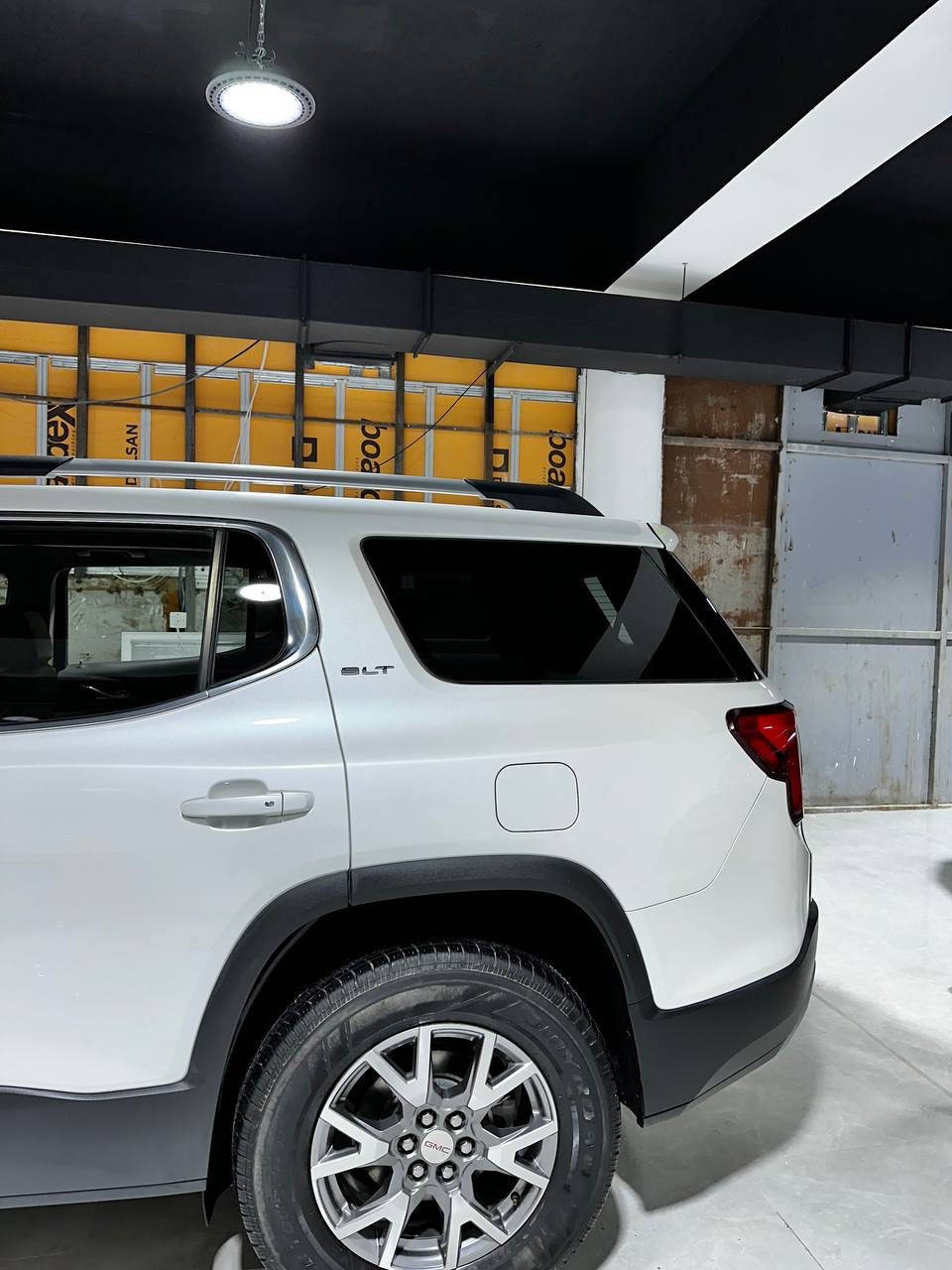 جمسي اكاديا 2021 SLT للبيع
محرك 4 سلندر توربو 
اللون ابيض 
مواصفات ال SLT 
الحادث البنيد الامامي مصبوغ جاملغات مبيهن شي وباب الجنطة الخلفية 
السيارة بيهة تفاصيل 
المكينة لازم تتبدل يعني مكينتها كايمة 
ماشيه بحدود 130 الف كليو
السعر 178 و قابل للتفاوض
مكان السياره بغداد الشالجيه قرب جوازات الكاظميه
***********
