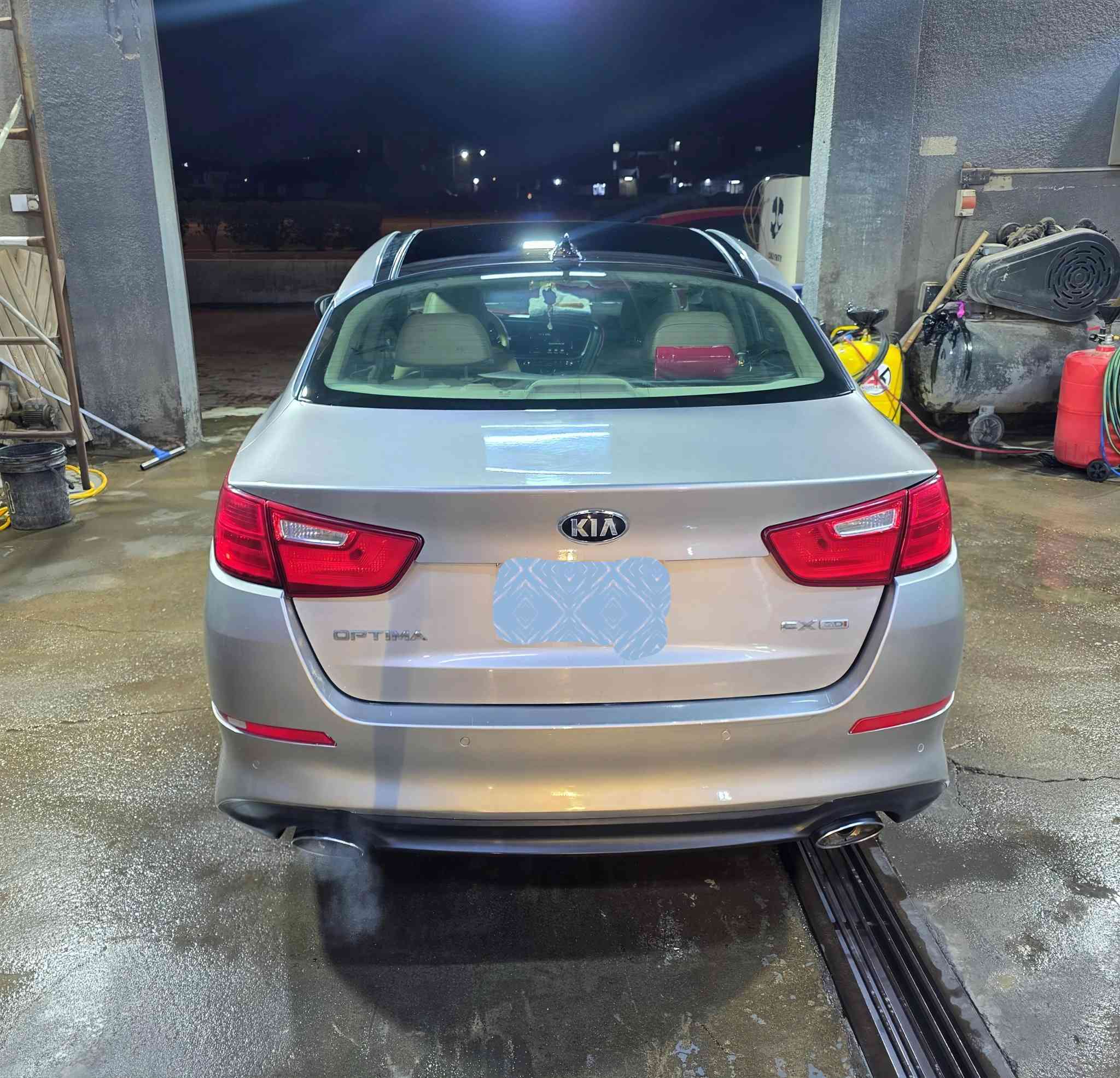 اوبتما 2015 وارد اميركي
فول مواصفات EX
محرك 2400 GDI شرط بدون تنقيص زيت 
كير مكفول
محرك دبل كازكيت (مفتوح) بانزين عادي وبدون دوانز 
كومبريسر جديد تبريد ثلج قطعتين امامي خلفي
سستم سماعات انفنتي
دواخل لونين
نظام ايكو تقليل صرف
باتري جديد
حدادية جديدة صدر امامي خلفي
ادامه جديدة كاملة 
تخم تاير ويل كب بلاد
دبل صالنصة 
شاشة بلاد كبيرة اندرويد اوتو وكار بلي 
كامرا خلفية
ماشيه 123 الف ميل 
بانوراما فتحة سقف 
لايت زنون أصفر عالي وناصي
سيارة بدون حجر بيئة ملغي ومبرمج كامل 
كشنات جلد بلاد نظيف تبريد وتدفئة للكشنات 
كشنات كهرباء خزن ميموري
حساسات خلفيه
مري شفط اضائة النقطة العمياء 
مانع انزلاق
تحكم استيرن جهتين
بلاجكتور بقلاوة
سيارة جاهزة متحتاج تصرف عليها
مشروع وطني بأسمي شرط التحويل سنويه 2027
رقم جديد انكليزي وهزه جديدة 
سونار جديد مرفق بالصور
سعر 115 مجال بسيط حك جيه بيع فقط
مكان السيارة العماره 
رقمها نجف 28
***********
