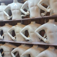 ملكانات للبيع اطفال متوفر كميه الرقم الهاتف 07738040064