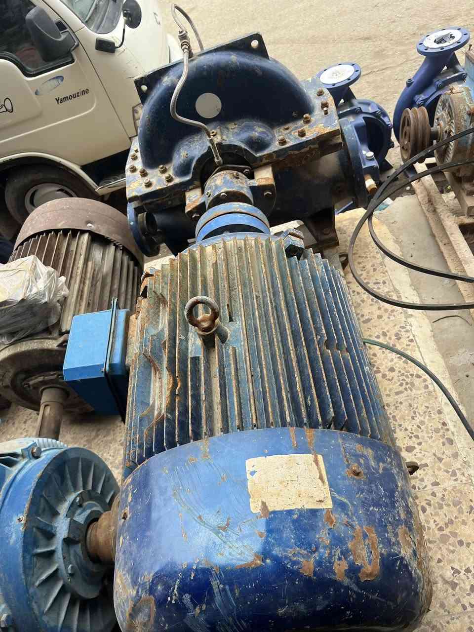 للبيع ماطور 100 احصان ملفوف معه مضخه قنبوريه  8X5 هيت 60 ضغط عالي السعر مليونين 150 وبيه مجال العنوان سامراء رقم هاتف 📞 ***********
