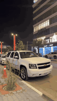 تاهو مديل 2014 LTخليجي
بأسمي رقم بغداد الجديد 
بيها صبغ ربع الباب الخلفي فقط 
 
السعر 255 $ المكان البصره مركز 
للاستفسار ***********
