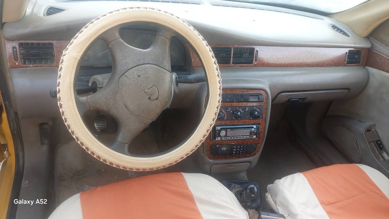 السلام عليكم رمضان كريم على الجميع للبيع سمند موديل ٢٠١٢ رقم كربلاء راعيها بكربلاء مكينه وكير قبل ٥اشهر شاديهن السعر ١٩ غرامات مصفره هيئة ماأعرف شكد عليها أبيع صافي مالي علاقه الك يمي بس راعي وتحويل للتواصل ***********موجوده بكربلاء
