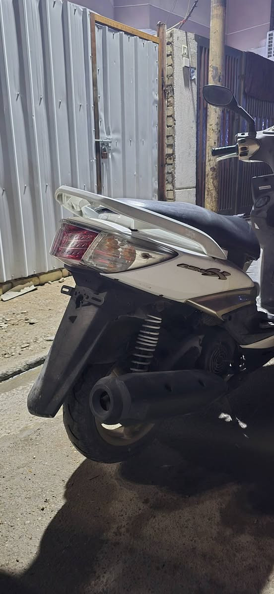 سكنس فحل كوري خطين نوزل طلاعات
موديل 2011 مكان الدراجاة بغداد الكمالية السعر 1مليون للتصال *********** المكينة مامدود علية اصبانة
