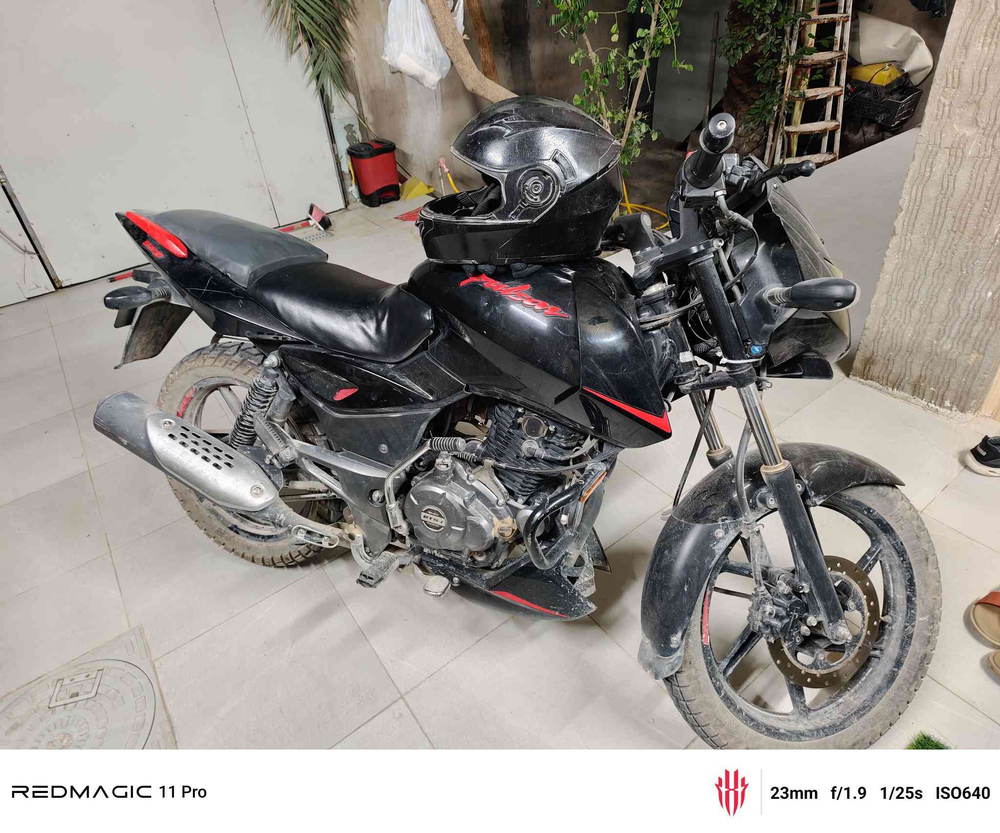 بولسر نيون 150 cc ماشيه 23 الف اوراقه كامله السعر 1150 مليون وميه وخمسين وبيه مجال حك الجيه


**إذا كنت صاحب هذا الإعلان وتريد حذفه لأي سبب، رجاءا أرسل رسالة إلى الدعم الفني**