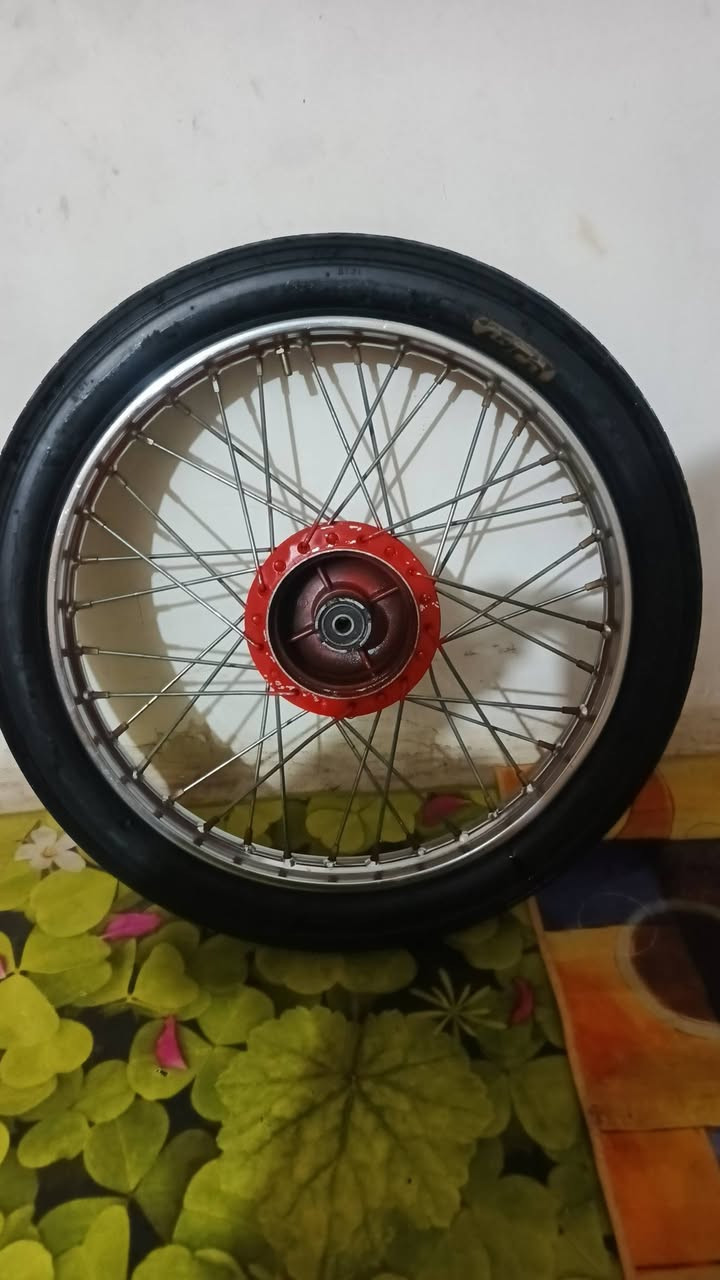 أغراض يرانيه اربعه كير للبيع ويل أمامي كامل جيب وشد سعر 25 
صالنصه) (2011) سعرهه 15 

سيبايه طابقين لون أسود سعرهه 10

عنبار اكلج يرهم اربعه كير أو خمسه سعره 30


**إذا كنت صاحب هذا الإعلان وتريد حذفه لأي سبب، رجاءا أرسل رسالة إلى الدعم الفني**