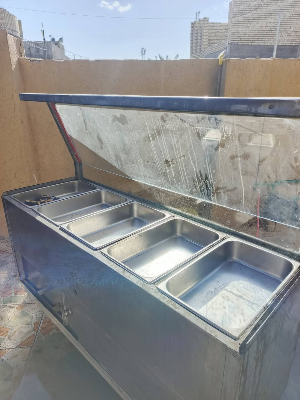 اغراض مطعم للبيع سعر مناسب
1-فرن بيتزا اصلي حجر . 
2- حمايه تمن ومرق 5 بلانكات. 
3- حمايه كنتاكي حجم كبير. 
4- شوايه دجاج 8 اشياش اصلي 0_8.
5- شوايه كص 8 عيون مزدوج اصلي 0_8.
6- عارضه مقبلات 12 بلانك اصلي نظيفه.


**إذا كنت صاحب هذا الإعلان وتريد حذفه لأي سبب، رجاءا أرسل رسالة إلى الدعم الفني**