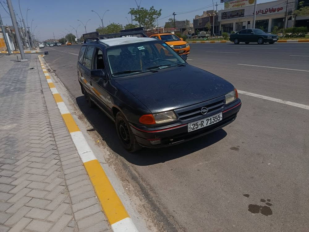 استرا ستیشن 
مودیل 94
محرک 20
رەقم تازە ئەوروپی 
بەناوی خومە شرت تحویل 
دەفتر بەنزینی هەیە 
تاخم پێش تازەیە 
تایەکانی تازەیە 
بی لیدراوی بی سبوغ 
شرت گێڕ مەکینە تحویلو وکالەو غرامە فحس 
گیڕی عادیە 
ژ.م./***********
*********** كركوك, العراق
