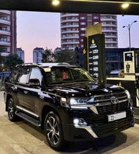 لاندكروزر GXR • ٨ سلندر • ٥٤٠٠٠ كم