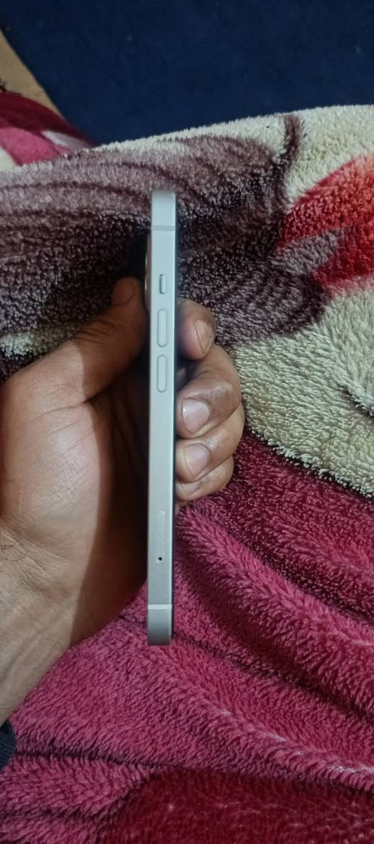 💢💢ايفون 13 ✅ ذاكرة 128 ✅ بطارية 100 ✅ جهاز جديد نضافة فولل مامفتوح شخط ممشخوط اللزكة مال شركة بعده بي بعد احلة من صور للبيع سعر 700 بي مجال *********** مكاني بعقوبة كاطون الرحمة
