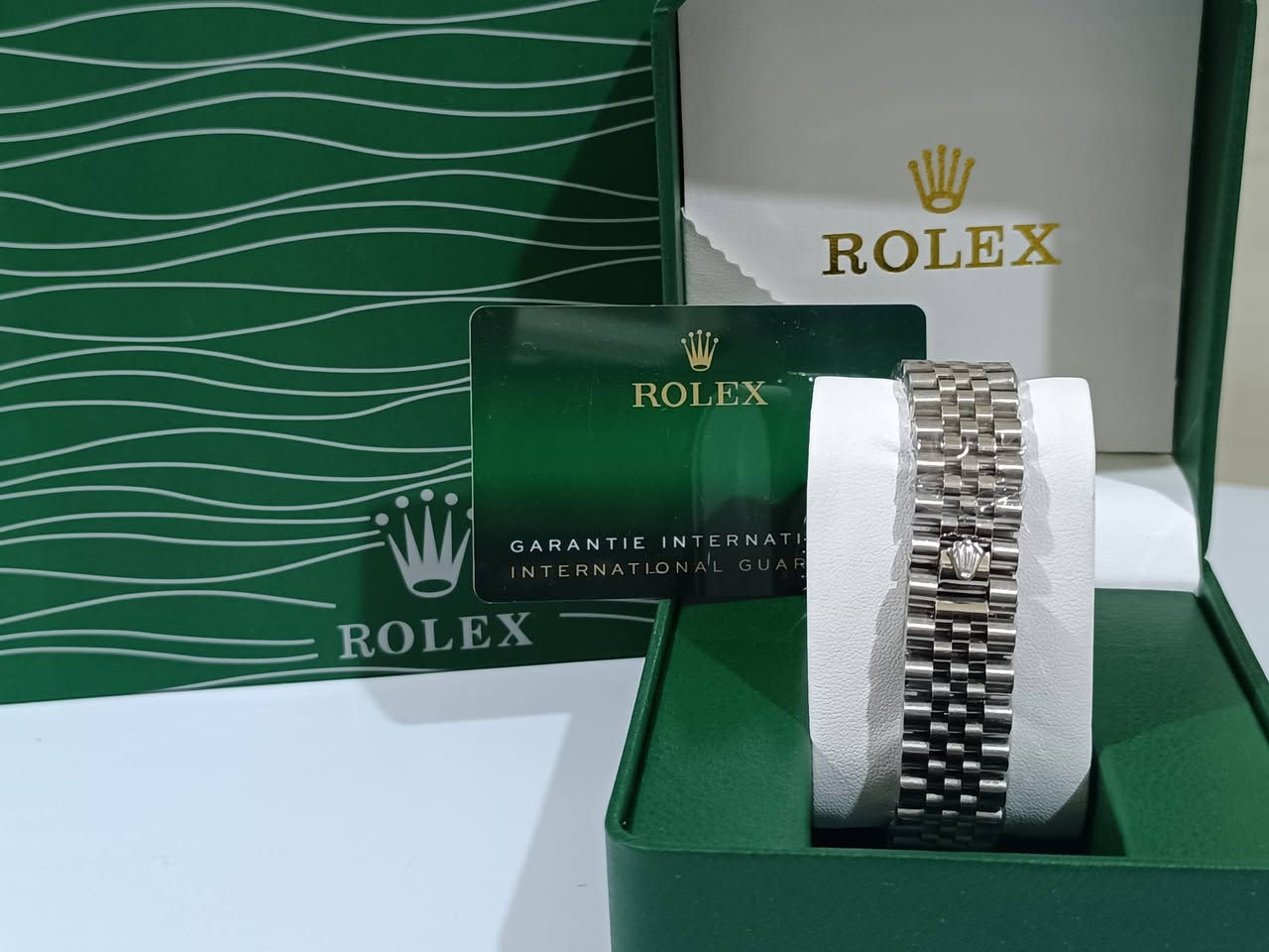 روليكس ببسي ♠ كوالتي عالي جدا طلاء ثابت مختم 18K رنك دوار عداد ♠ شهري ضد الماء سويس ميد ♠


**إذا كنت صاحب هذا الإعلان وتريد حذفه لأي سبب، رجاءا أرسل رسالة إلى الدعم الفني**