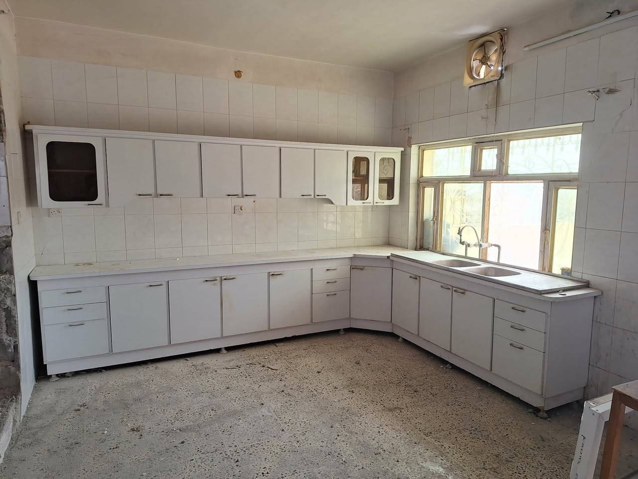 کەوانتەر چوار مەتر
سنگەکەشی دوو مەتر
نرخی ١٥٠٠٠٠ سلێمانی
***********
