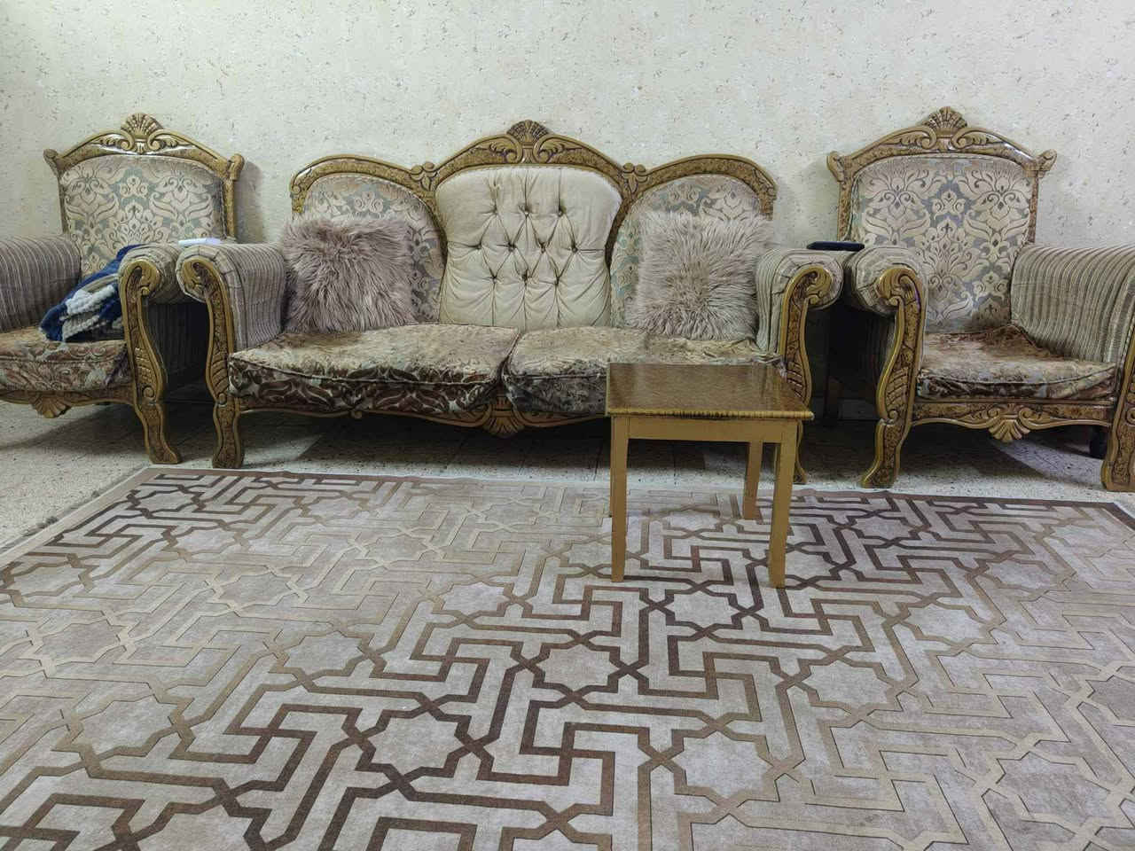 تخم ملكي. 10 مقعد السعر 250 العنوان البلديات قرب تقاطع الكهرباء


**إذا كنت صاحب هذا الإعلان وتريد حذفه لأي سبب، رجاءا أرسل رسالة إلى الدعم الفني**